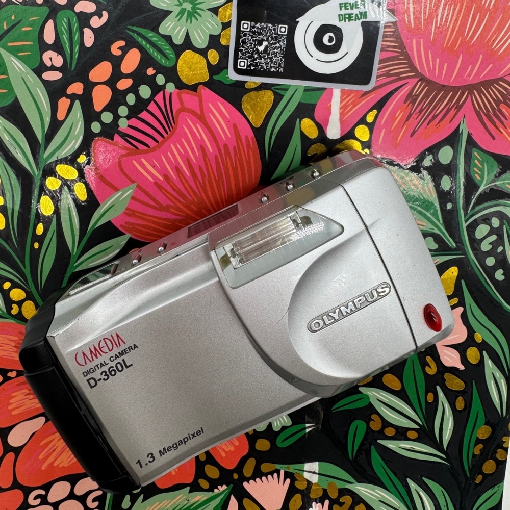 Olympus Camedia D-360L Digital Camera 1.3MP Silver with 8MB SmartMedia Card